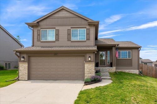 16501 Potter St, Bennington, NE, 68007-1674 | Card Image