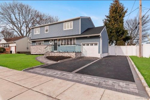 19 Hicks Ave, Syosset, NY, 11791-5837 | Card Image