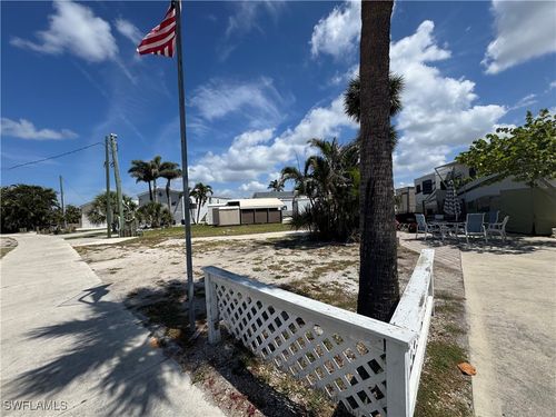 1599 Main St, Fort Myers Beach, FL, 33931-2911 | Card Image