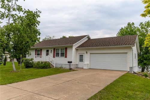 911 Lake Ave E, Ladysmith, WI, 54848-1320 | Card Image