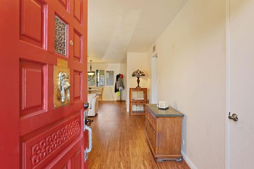 40 W Lancaster Dr, Stockton, CA, 95207-5702 | Card Image