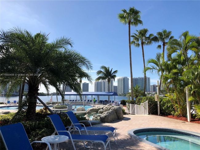 APT-1711 - 3530 Mystic Pointe Dr, Condo with 2 bedrooms, 2 bathrooms and null parking in Aventura FL | Image 29