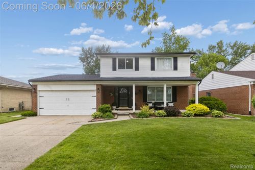 13849 Heritage Rd, Sterling Heights, MI, 48312-6533 | Card Image