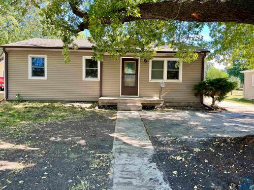 1201 Seneca St, Storm Lake, IA, 50588-1943 | Card Image