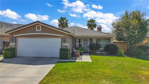 26461 Prairie Ln, Moreno Valley, CA, 92555-2945 | Card Image