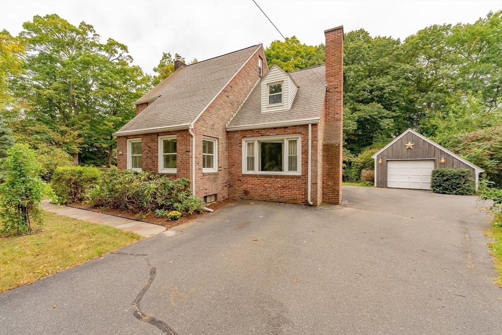 Elm St, East Longmeadow, MA 01028