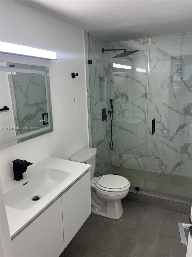 APT-702 - 1000 West Ave, Condo with 2 bedrooms, 2 bathrooms and null parking in Miami Beach FL | Image 14