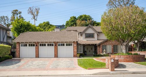 3911 E Rolling Green Ln, Orange, CA, 92867-8011 | Card Image