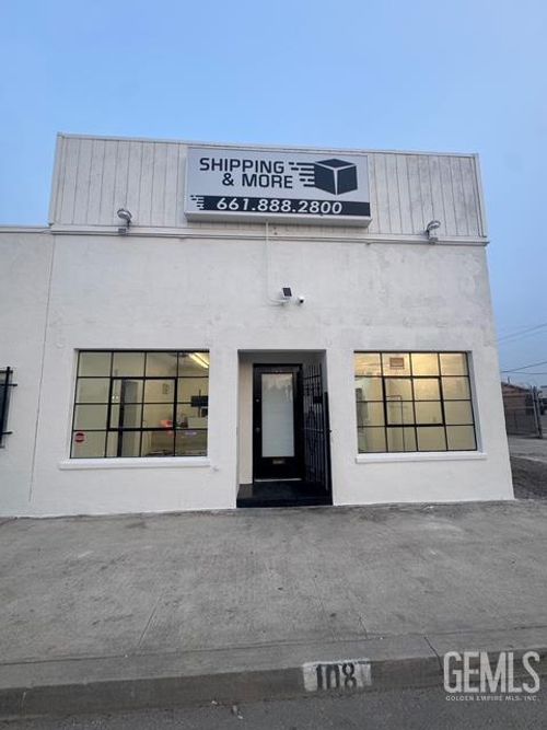 108 N Chester Avenue, Bakersfield, CA, 93308 | Card Image