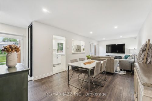 40-103 Dovedale Dr, Whitby, ON, L1N1Z7 | Card Image