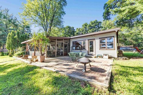 W6746 S Silver Lake Road, Marion, WI, 54982 | Card Image