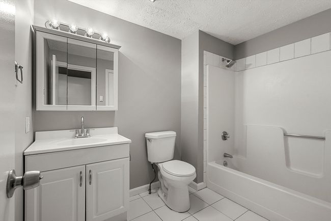 6 - 6 Grand Ave, Condo with 2 bedrooms, 2 bathrooms and 1 parking in Haverhill MA | Image 18