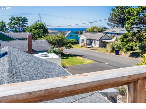 1744 Ne 13th St, Lincoln City, OR, 97367-3523 | Card Image