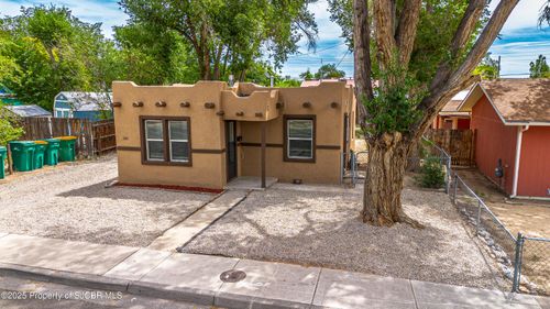 320 N Loma Linda Ave, Farmington, NM, 87401-6944 | Card Image