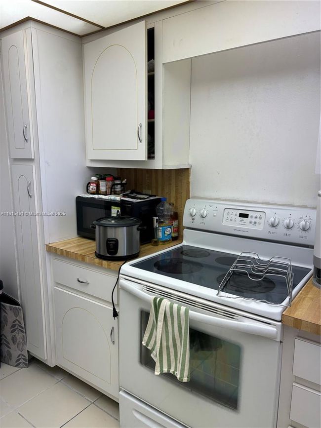 APT-11I - 1865 S Ocean Dr, Condo with 1 bedrooms, 2 bathrooms and null parking in Hallandale Beach FL | Image 8