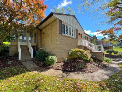 1021 3rd St, House other with 3 bedrooms, 2 bathrooms and 1 parking in North Huntingdon PA | Image 2