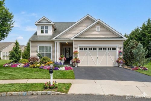 4 Citadel Cir, Monroe, NJ, 08831-5879 | Card Image