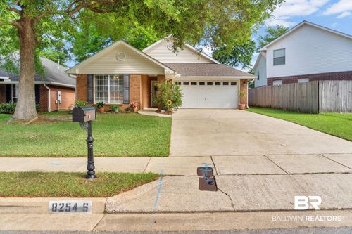8254 Magnolia Village Dr S, Mobile, AL, 36695-6242 | Card Image