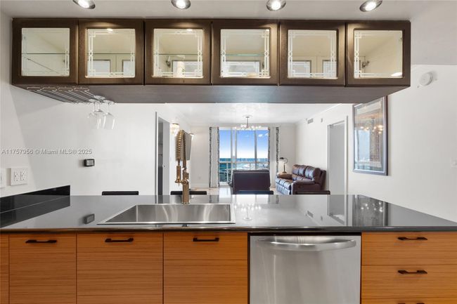APT-4808 - 50 Biscayne Blvd, Condo with 2 bedrooms, 2 bathrooms and null parking in Miami FL | Image 11