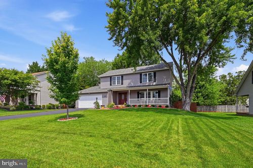 8754 Tomislav St, Manassas, VA, 20110-6907 | Card Image