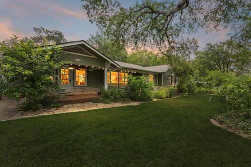 1804 E 39th St, Austin, TX, 78722-1320 | Card Image