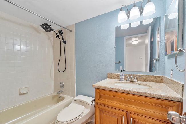 APT-105 - 2226 N Cypress Bend Dr, Condo with 2 bedrooms, 2 bathrooms and null parking in Pompano Beach FL | Image 11