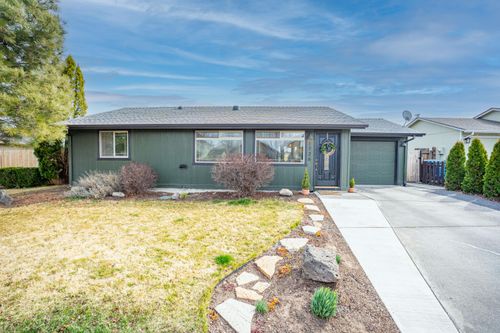 1726 Sw 35th St, Redmond, OR, 97756-7839 | Card Image