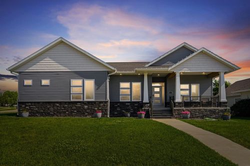600 Jefferson Dr, Center Point, IA, 52213-9113 | Card Image