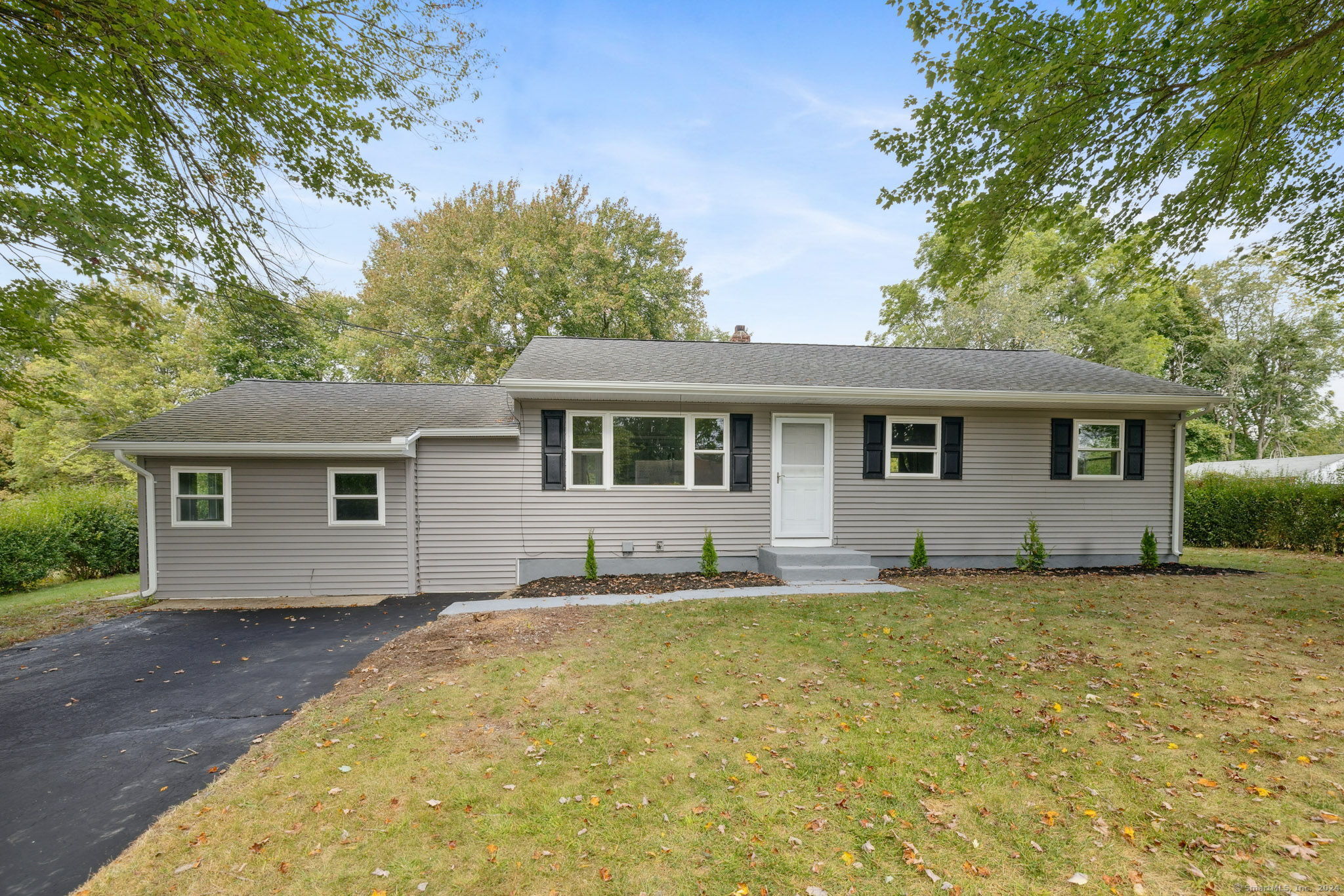 Chestnut Dr, Colchester, CT 06415