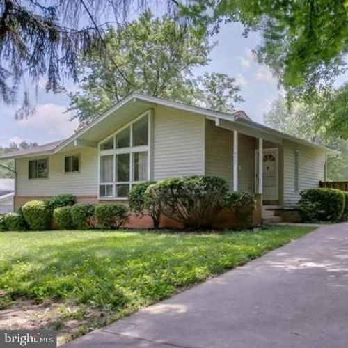 8507 Marquette St, VIENNA, VA, 22180-7043 | Card Image