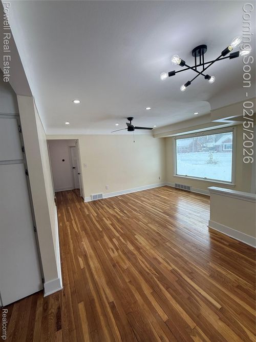 20491 Sumner, Redford, MI, 48240-1032 | Card Image