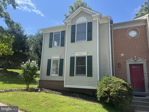 7261 Olde Lantern Way, SPRINGFIELD, VA, 22152-3504 | Card Image