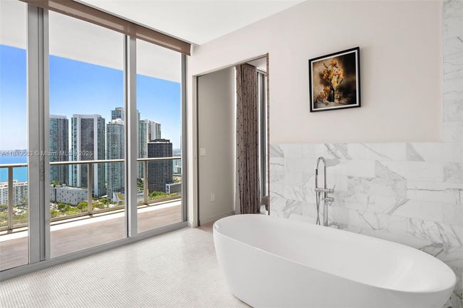PH207 - 3470 E Coast Ave, Condo with 3 bedrooms, 3 bathrooms and null parking in MIAMI FL | Image 49