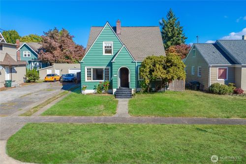 121 6th Ave Nw, Puyallup, WA, 98371-4330 | Card Image