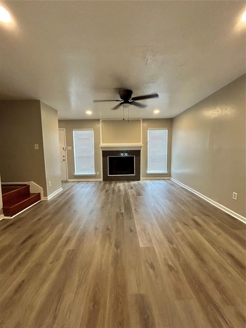 unit-30-3901 Woodchase Dr, Houston, TX, 77042-5833 | Card Image