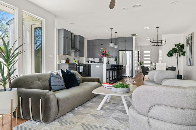 B - 8003 Gault St, Condo with 3 bedrooms, 4 bathrooms and 2 parking in Austin TX | Image 20