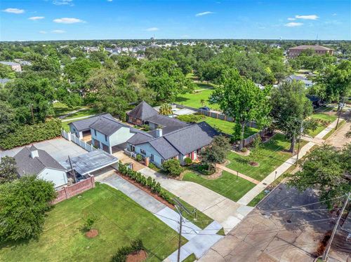 1415 Foster St, Lake Charles, LA, 70601-5811 | Card Image
