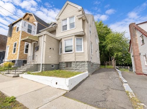 1086 18th Ave, Newark, NJ, 07106-2514 | Card Image