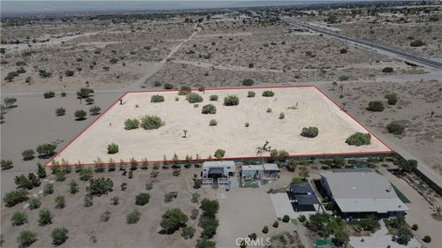 6 Mango St, Phelan, CA, 92371 | Card Image