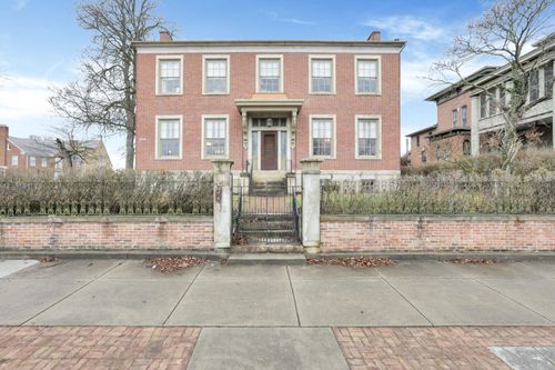 225 S Court St, Circleville, OH, 43113-1601 | Card Image