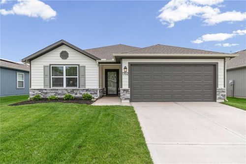 1702 Maci St, Belton, MO, 64012-2248 | Card Image