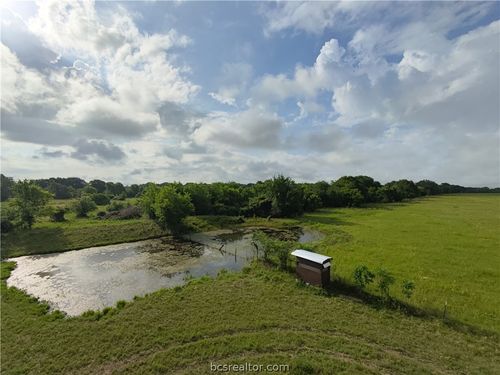 415 Veterans Memorial Dr, Navasota, TX, 77868 | Card Image