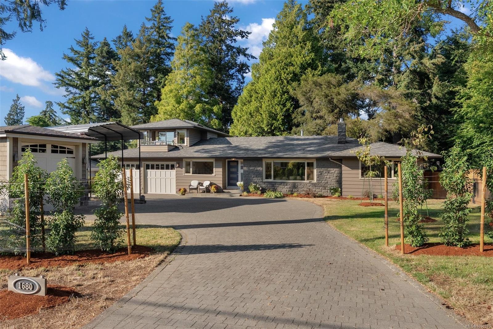 1680 Ash Rd, For Sale in Victoria - eXp Realty