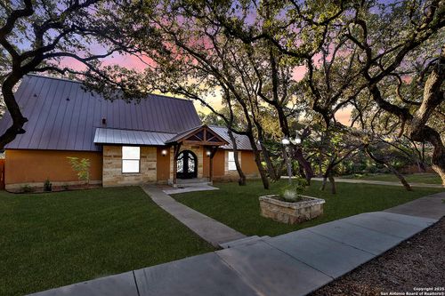 10806 Dreamland Dr, San Antonio, TX, 78230-4204 | Card Image