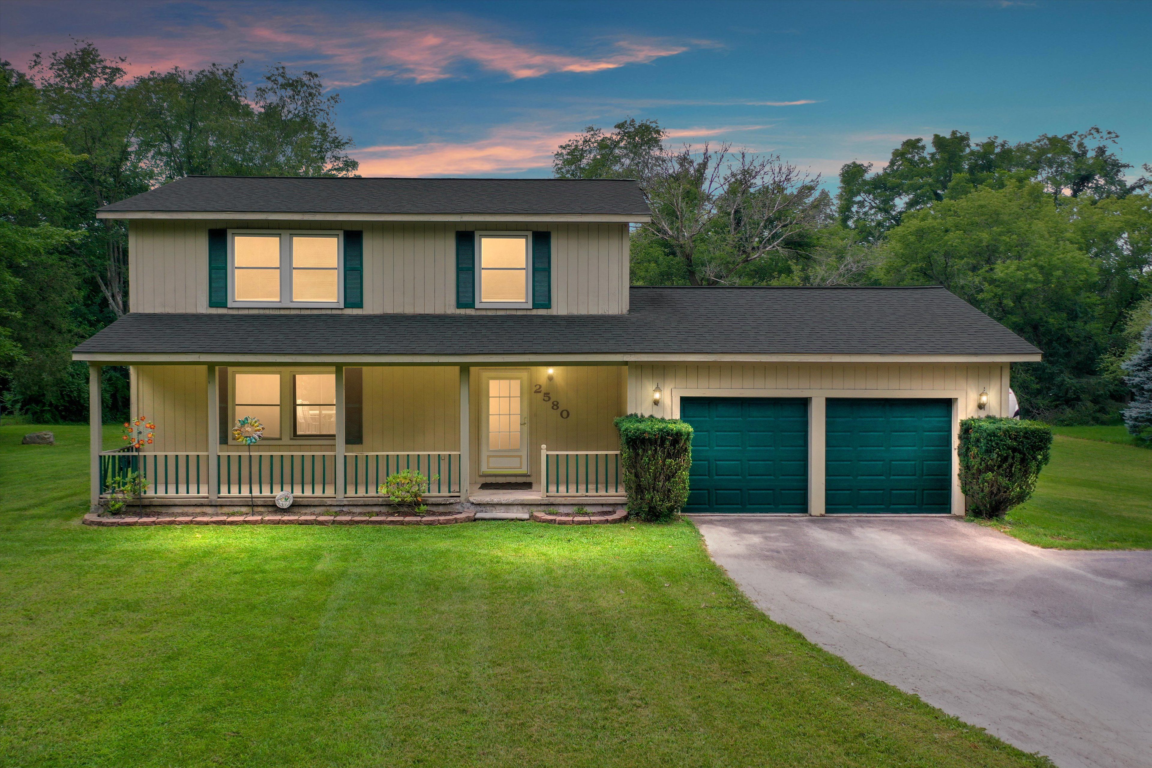 Harvest Hill Dr, Brighton, MI 48114