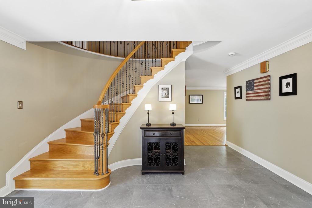 Residential in CLIFTON 4