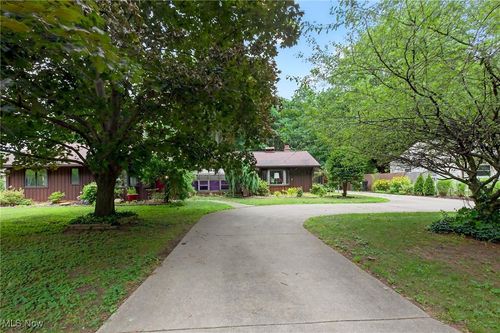 6037 Douglas Dr, Madison, OH, 44057-1819 | Card Image