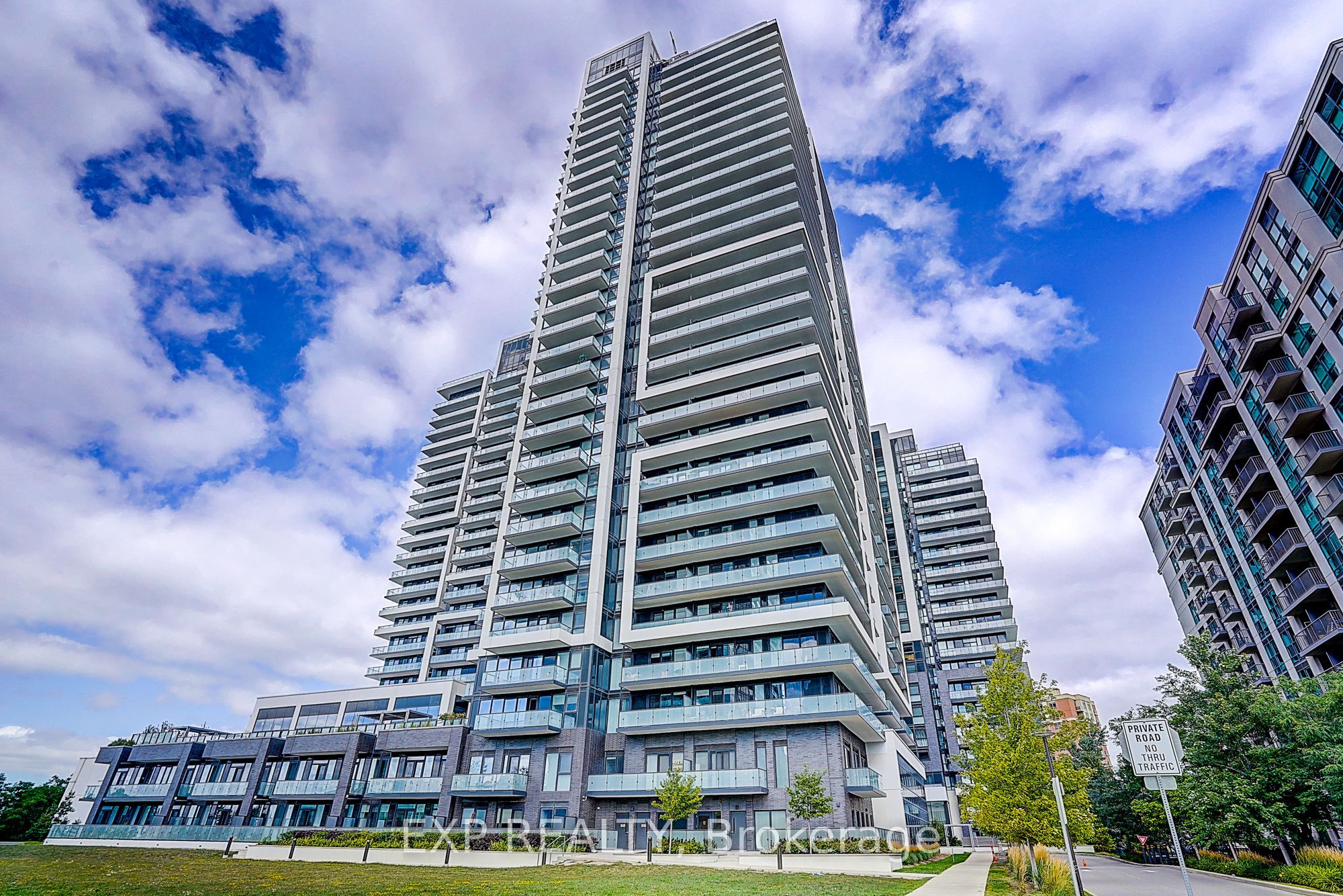 Residential Lease in Richmond Hill 2