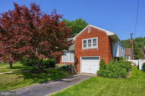 812 Brighton Ave, READING, PA, 19606-1418 | Card Image