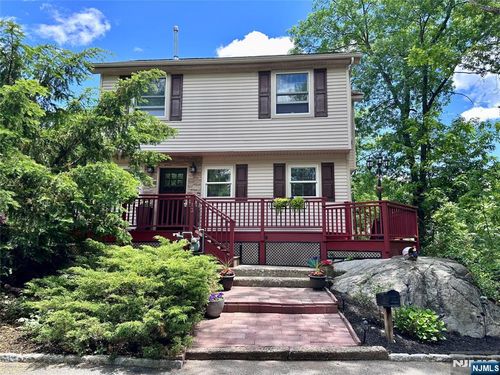 13 Oak St, Haskell, NJ, 07420-1527 | Card Image